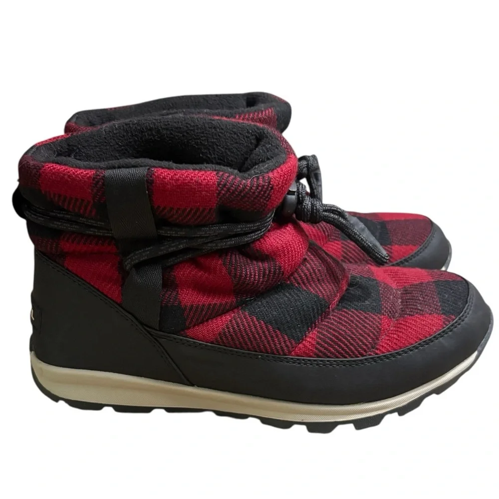 SORREL Whitney Short Winter Boots in Buffalo Plaid Size 8 — VERY GENTLY WORN!!!